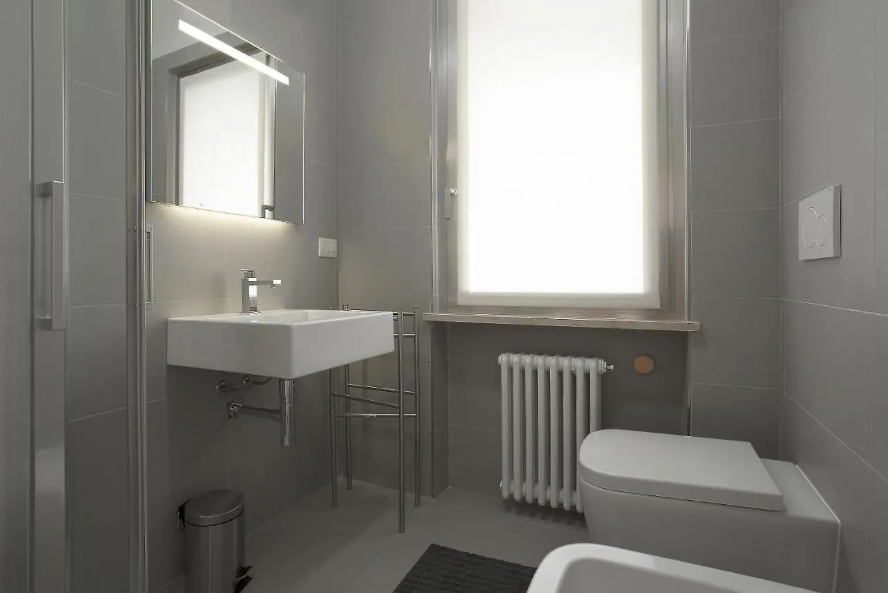 Baseventuno 4 Bilocale Apartment Sirmione Italy